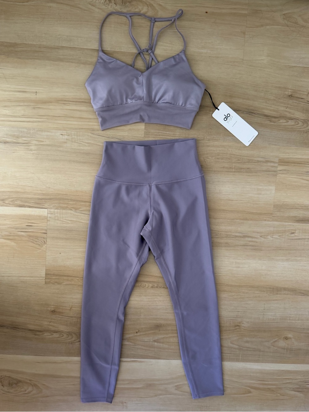 ALO Yoga Lavender Lavish Bra & Leggings Set, size Small. New with tags!